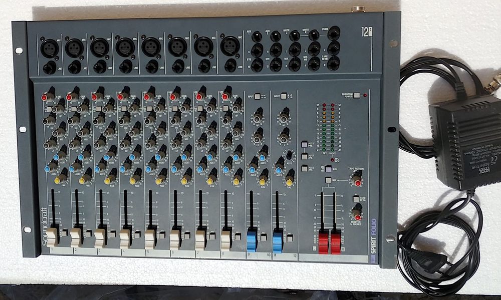 Soundcraft Spirit Folio 12 2 mixer profesional