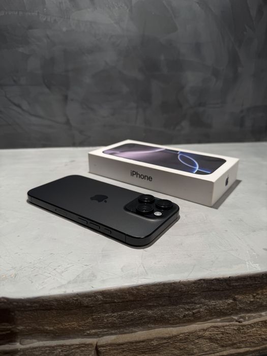 КАТО ЧИСТО НОВ Iphone 16 Pro, 100% батерия