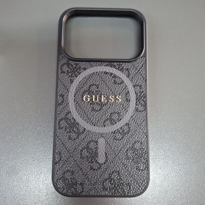 Оригинален кейс Guess за iPhone 17 Pro гръб черен кожен дизайн