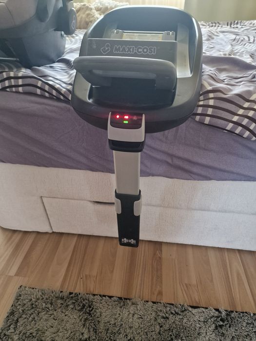 Maxi cosi детско столче + основа,пълен комплект,isofix