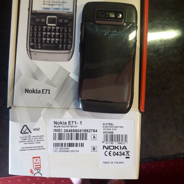 Telefon Mobil NOKIA E71,original, in cutie,putin folosit decent !