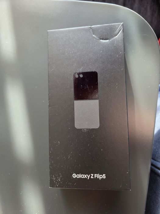 Galaxy Z Flip5 2024г.