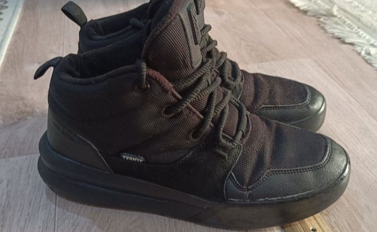 Продаю Обувь и джинсы