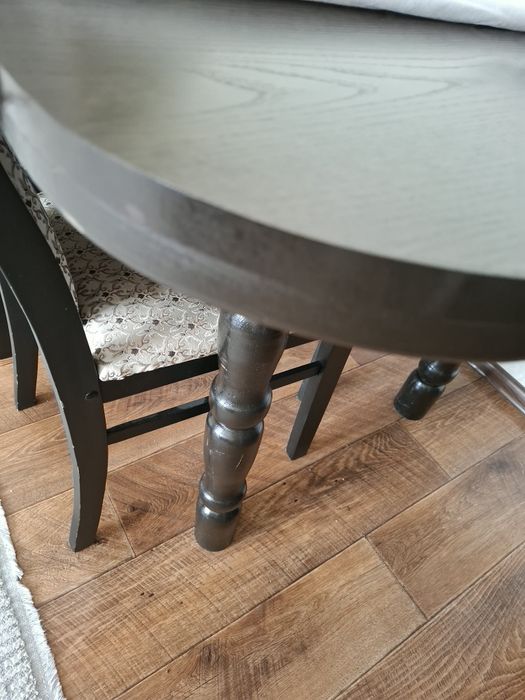 Стол  и  6 стульев