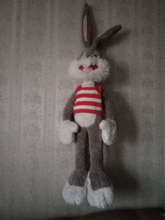 Заяц , рост  110 см .