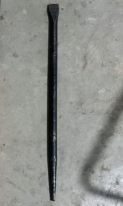 Монтажка - монтировка, пистолет для герметика, ключ 33, разводной ключ