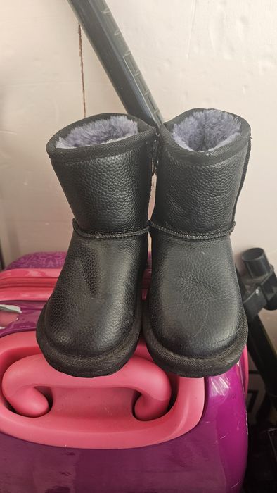 Детское черное угги