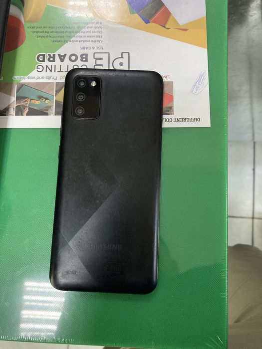 Samsung a02s 3/32 xolati yaxshi sotiladi