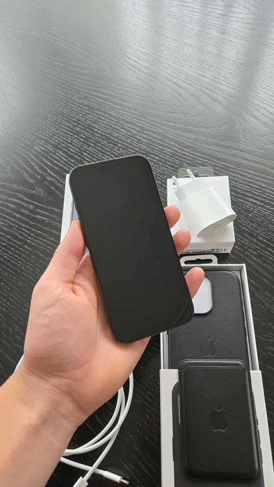 Apple iphone 15 Pro Черен - 97% батерия