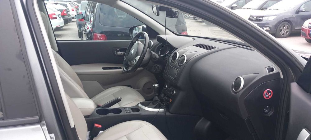 Proprietar, vand Nissan Qashqai PANORAMIC 1.6 INMATRICULATA