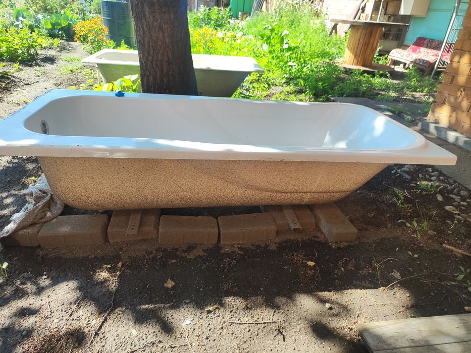 Продам акриловую ванну