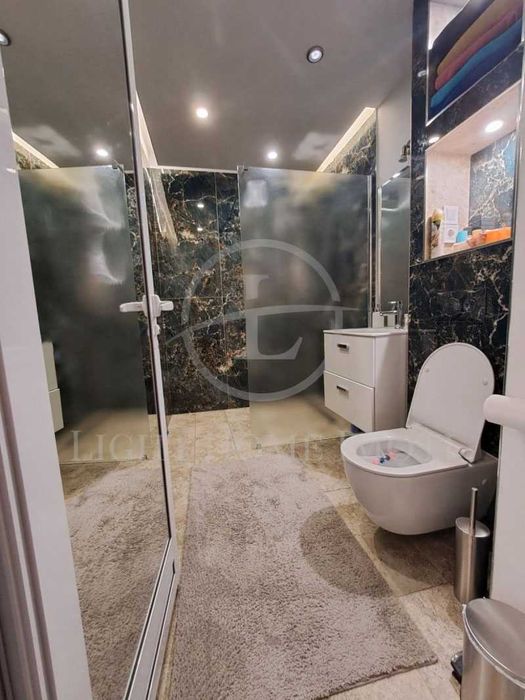 Продава се Тристаен апартамент в Пловдив, Кючук Париж - 104 кв.м за 1924 €/кв.м - Снимка #7