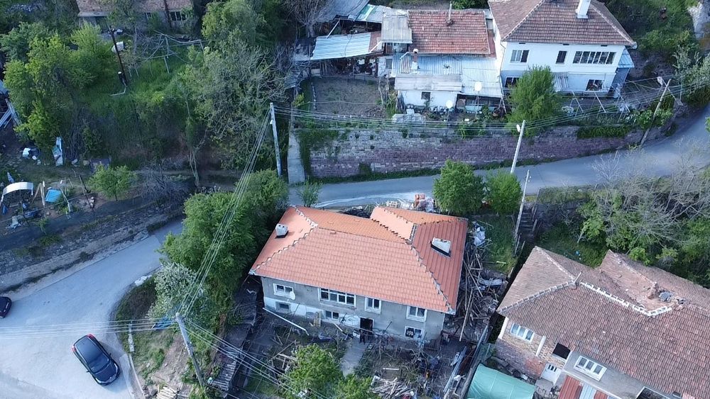 Ремонт на покриви от фирма Пламен Строй 85 ЕООД