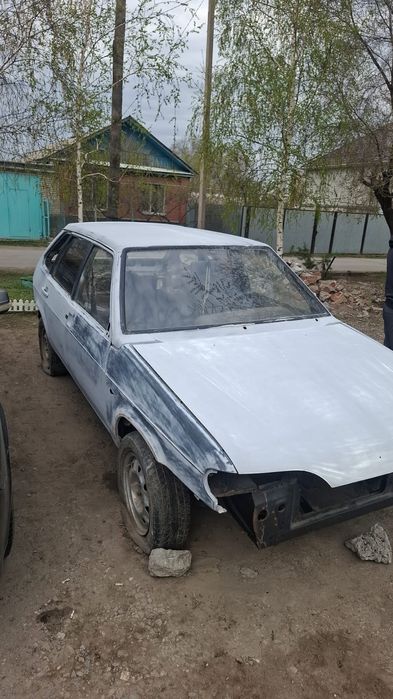 Продам машину на разбор 100.000