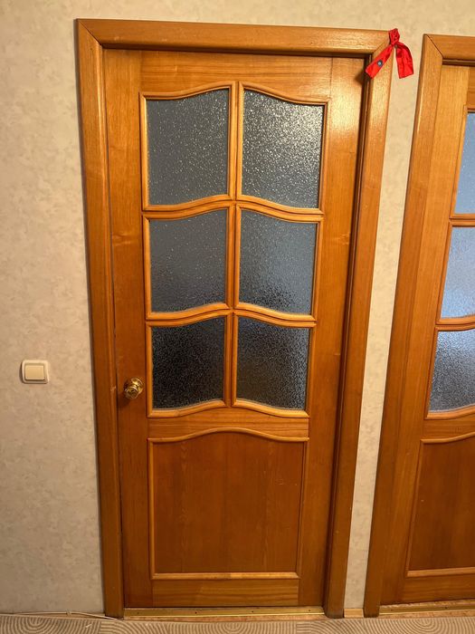 Двери с косяком с обноличниками