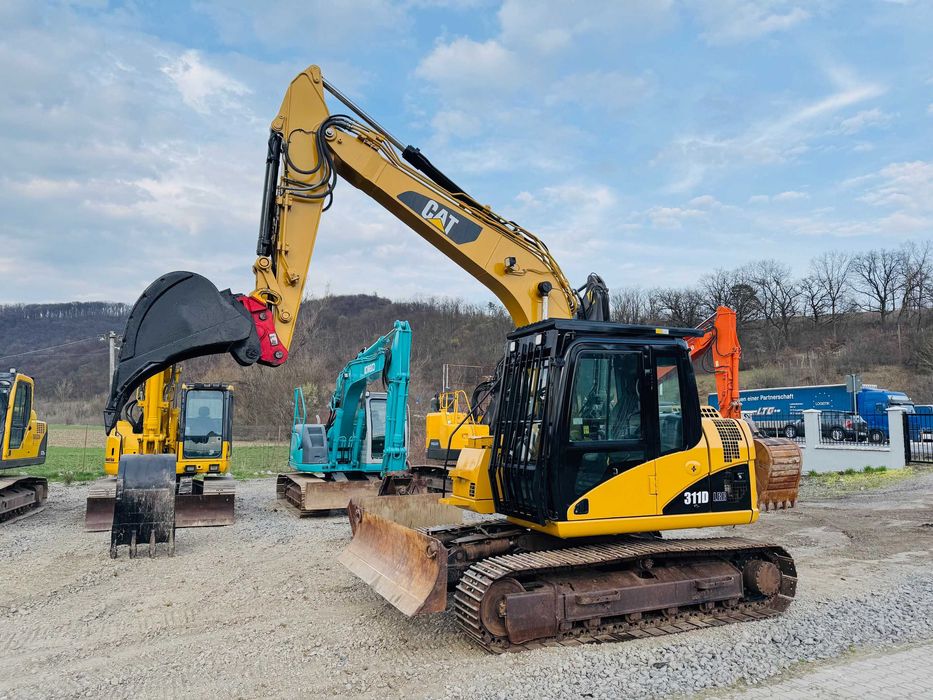 Excavator senile cu lama CAT 311 DLRR, an 2009, 15 tone, 1 cupa, TOP !