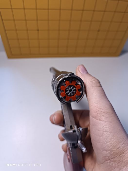 Пистоновый револьвер