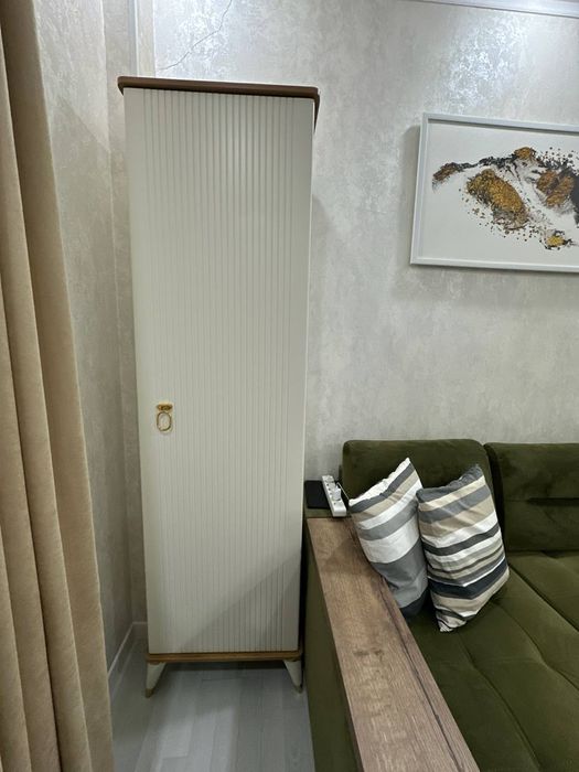 Под телевизор и пенал срочно!!!