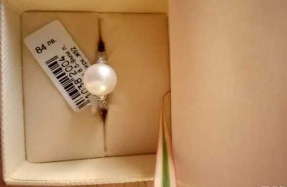 Дамски сребърен пръстен с естествена перла и циркони