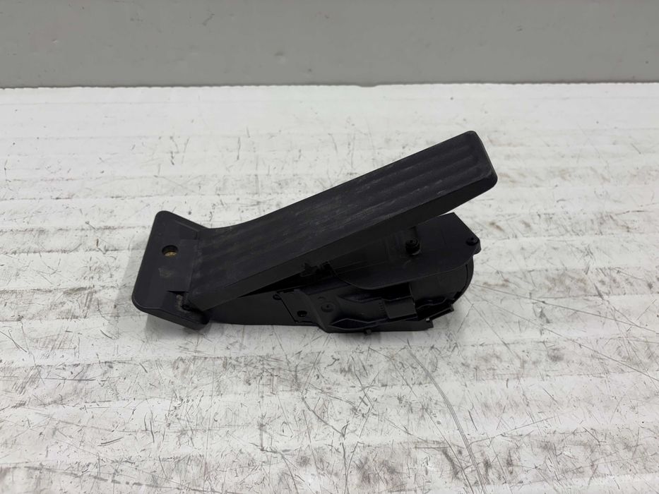 Педал Спирачка Ф40 Ф45 Ф48 Ф39 Педал Газ БМВ Ф-СЕРИЯ , Г-СЕРИЯ