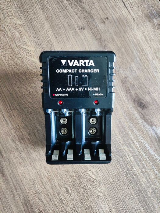 Продаю зарядное устройство VARTA Compact Charger