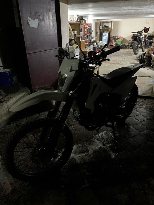 Продам эндуро 250куб