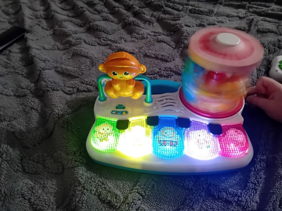 Vand jucarii in stare perfecta de functionare