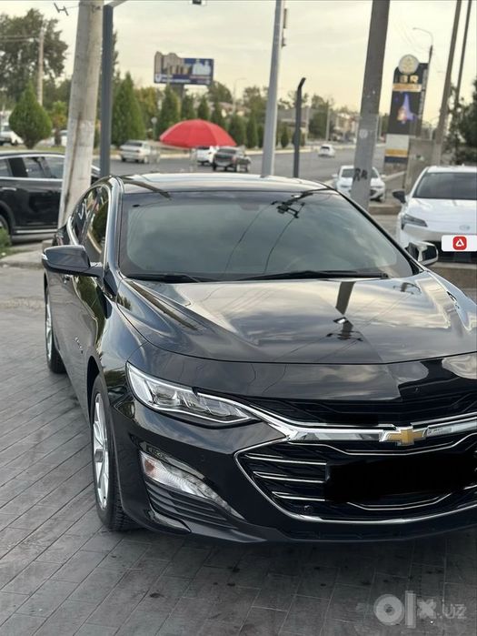 Продается автомобиль Chevrolet Malibu turbo premier черного цвета