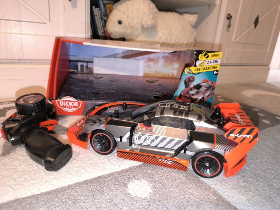 Audi Dickie toys кола за дрифтове, с кутия