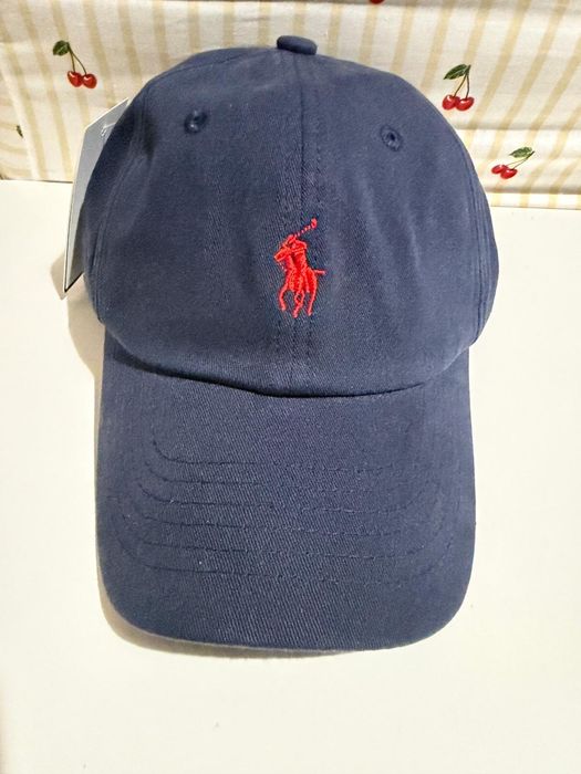 Șapca polo albastru inchis !nouă!