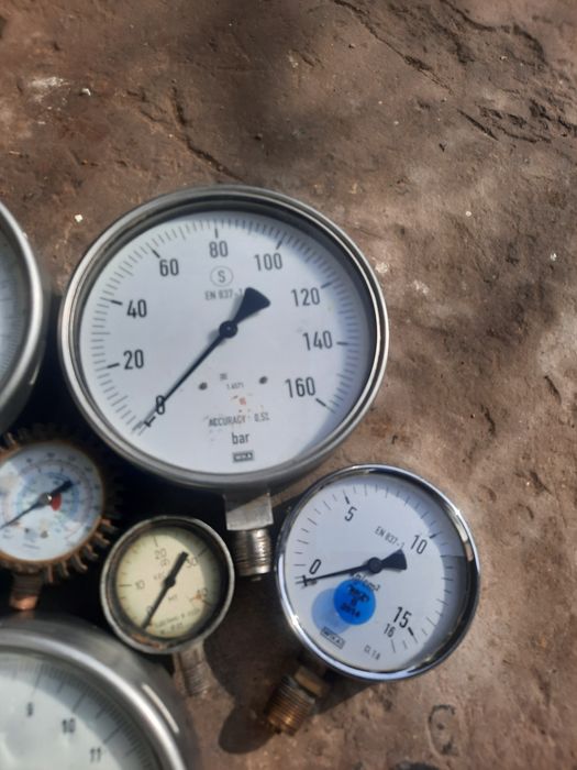 Продам манометры давление