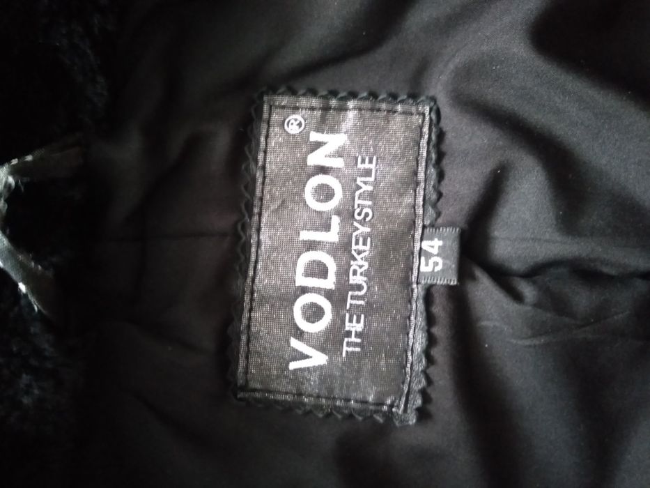 ТоПродам шубу.Мутон воротник норка.