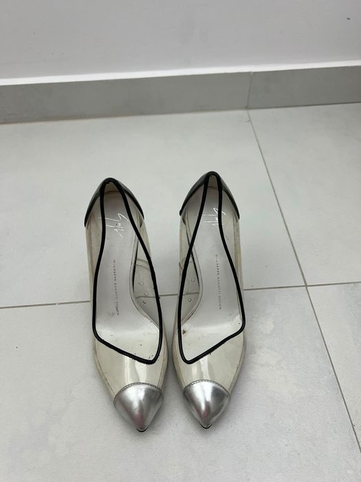 Vand pantofi zanotti