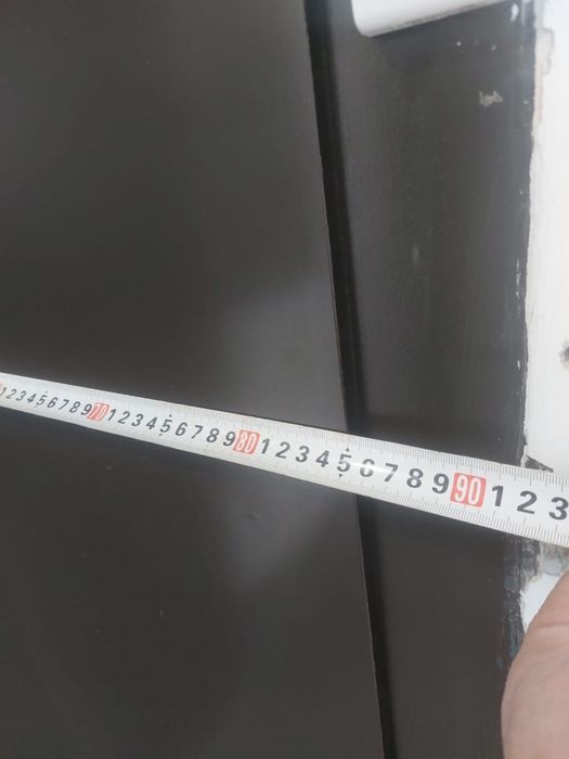 Продам металлическую дверь