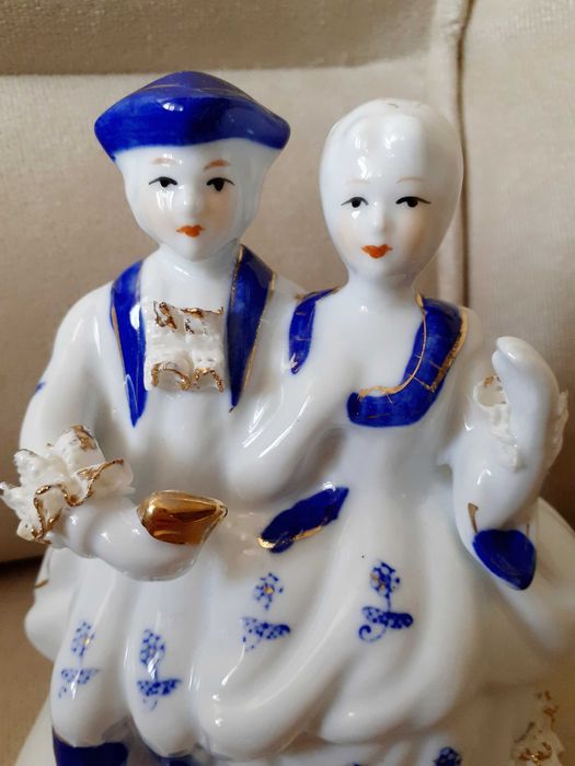 Винтидж порцеланова фигура "Двойка"