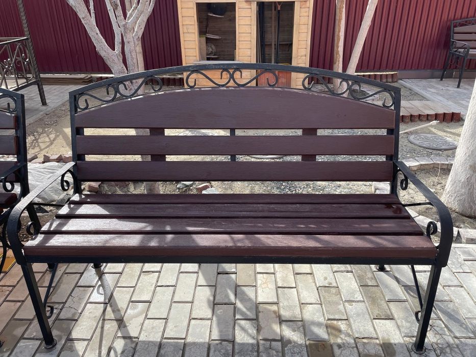 Скамейки уличные.