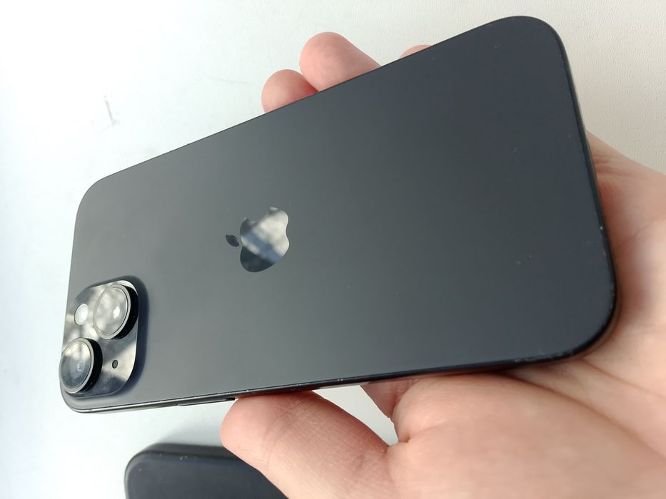 Продам айфон 15.