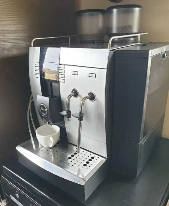 Кафе машина JURA IMPRESSA X9 с две кафемелачки/два вида кафе + мляно /