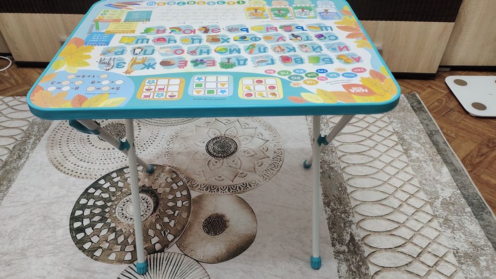 Детский развивающий столик