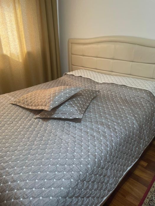 Двуспальная кровать