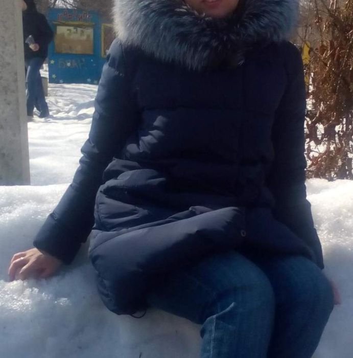 Продам пуховик ,песцовый капюшон