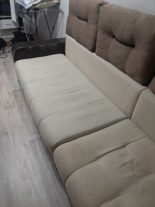Продам диван с подушками