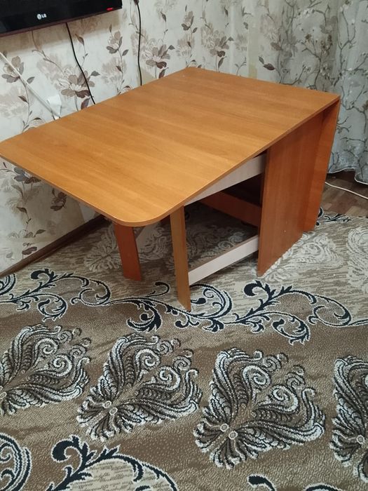 Продам стол книжка