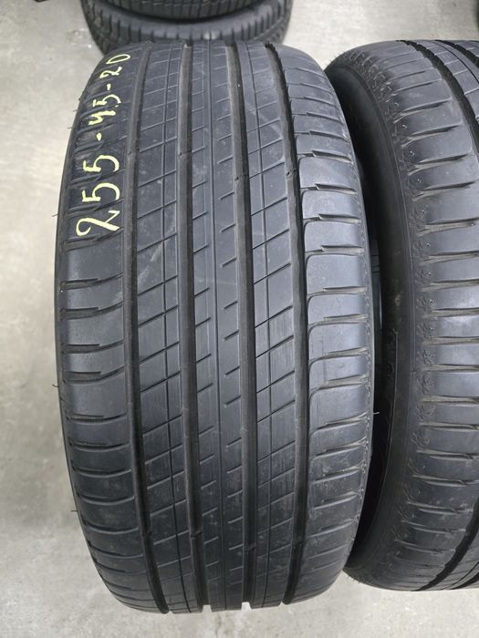 2 Броя 255/45/20 Michelin 7mm