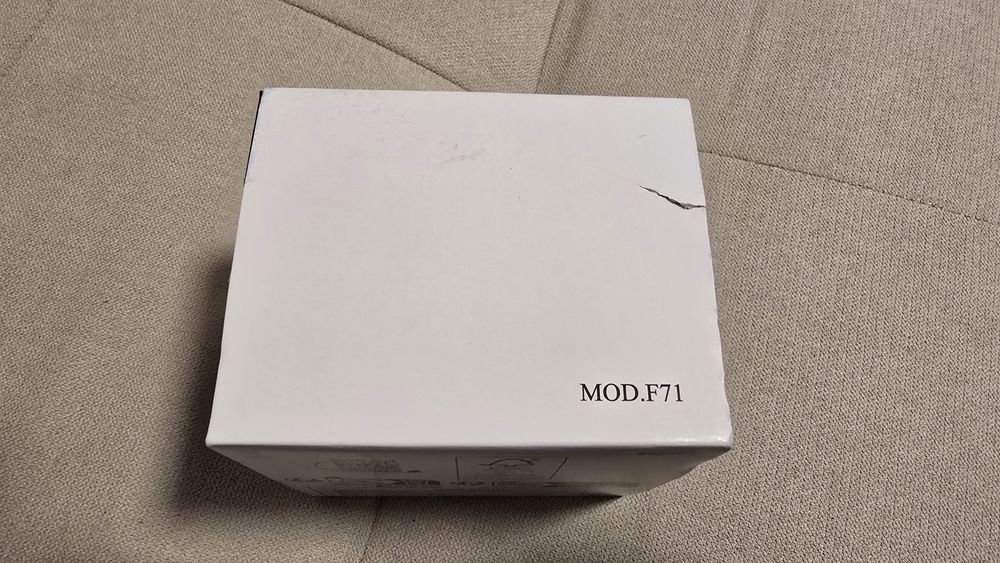 Часовник Фестина нов с международна гаранция.