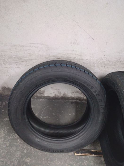 Anvelope vara semperit 205/60/16