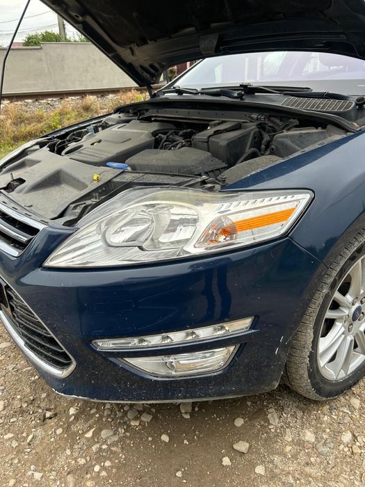 Grilă centrală bară față Ford Mondeo Mk4 facelift 2012