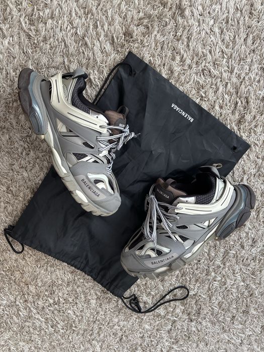 balenciaga track