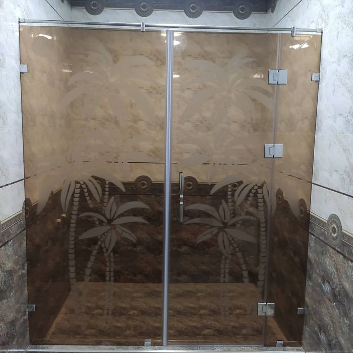 Изготовление стеклянные двери, витражи, душевые кабинки и другие.