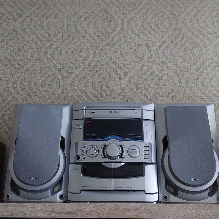 Музыкальный центр LG